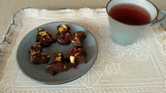 Kerstchocolaatjes met pistache en cranberries binnen 15 minuten!
